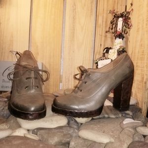 John Fluevog Hopscotch JUMP ROPE lace up platform oxford